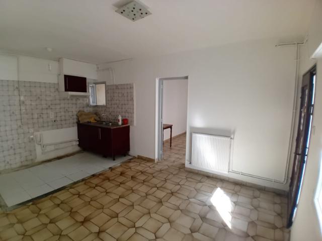 Centre ville de Narbonne, Appartement, 3 pièces avec cour