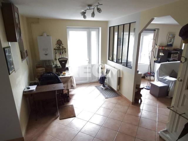 Centre Ville de Pauillac 117 m2 habitables + 60 m2 de cave v. 130m² Pauillac