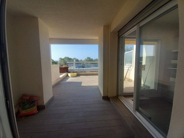 Centre ville, F2 duplex grand standing superbe terrasse