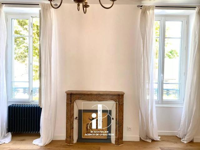 CENTRE VILLE FONTAINEBLEAU FURNISHED 3 ROOM APARTMENT