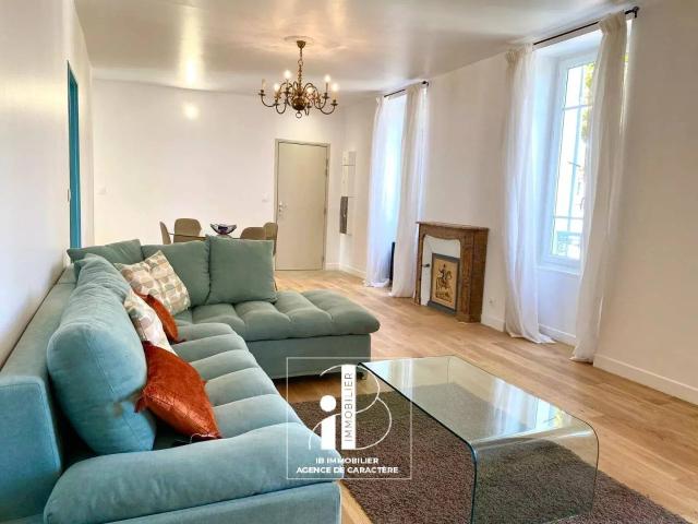 CENTRE VILLE FONTAINEBLEAU FURNISHED 3 ROOM APARTMENT