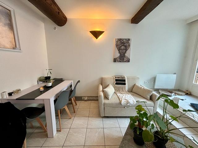 Centre ville La Rochelle T1 bis meublé avec cour privative