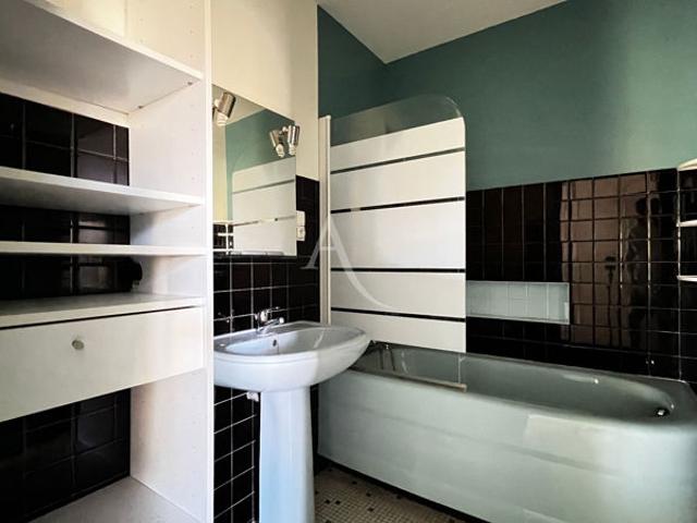 Centre ville, maison 4 pièces dépendances sur terrain de 815m² constructible
