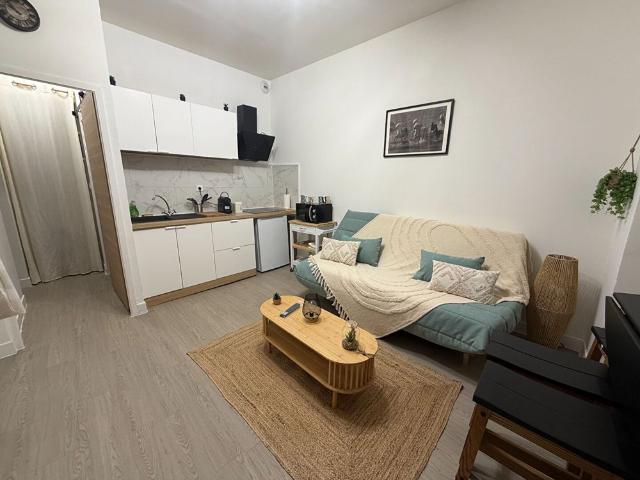 CENTRE VILLE, PLACE DES ESCLAFIDOUS P2 38 m2 MEUBLE AVEC CLIMATISATION