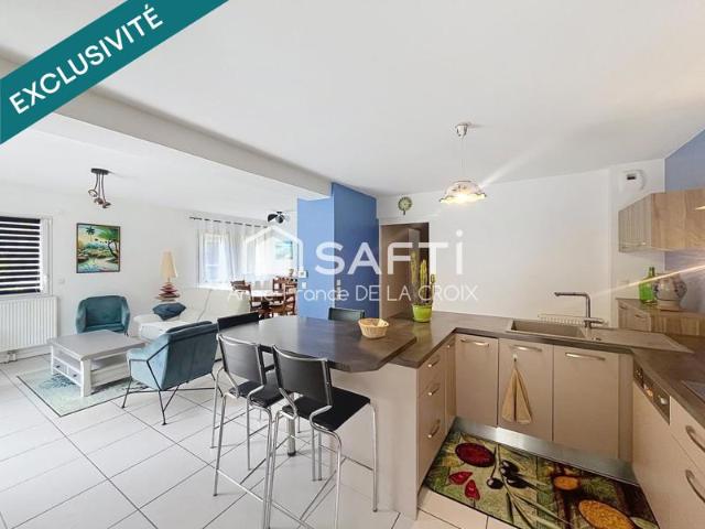 Centre ville T4 avec terrasse 26m2, 2 places de parking et cave