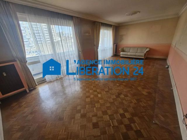 Centre ville T5 avec 3 chambres et grand balcon