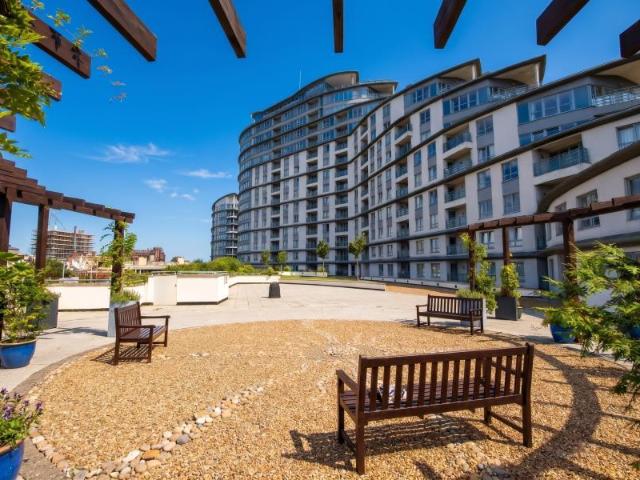 Centrium, Woking GU22 2 bed apartment to rent £1,675 pcm £387 pw