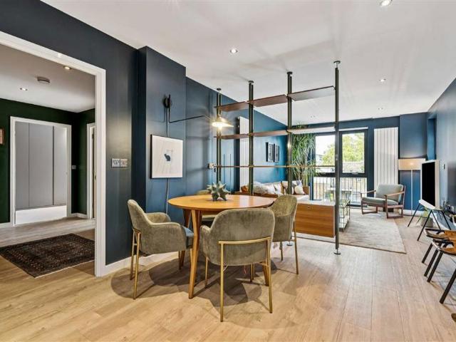 Centric Close, London NW1 2 bed flat to rent £3,675 pcm £848 pw