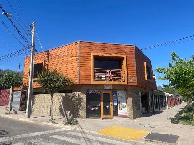 Céntrica propiedad con 6 locales comerciales en la localidad de Cabildo, Region Valparaíso