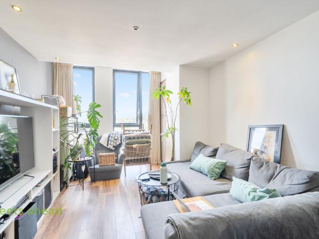 Centrillion Point, 2 Masons Avenue, Croydon CR0, 2 bed flat to rent, £1,700 pcm | PrimeLocation