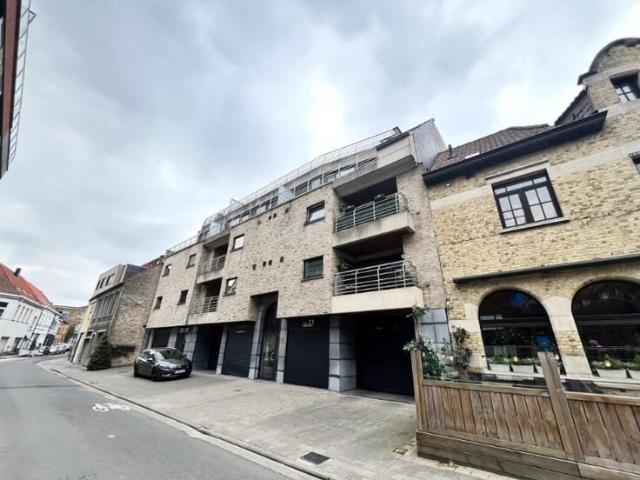 Centrum gelegen app. met 2 slpkms en garage