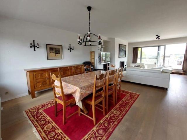 Centrum Hove, standingvol dakappartement met 2 slpk en 2 ter