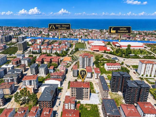 Century21 Den Satılık Cumhuriyetde Ebeveyin Banyolu 2+1 85 M2