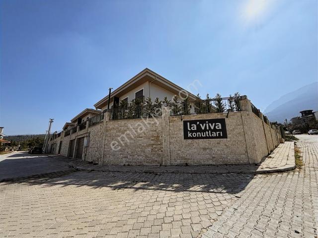 Century21 Net'ten Bağbaşında Sıfır Lüks Satılık 5+1 Villa