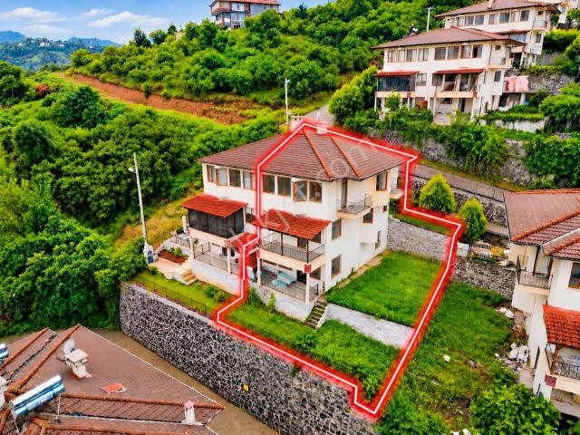 Century21den Satılık 300 M2 Bahçesinde Güneş Batan Müstkl Villa