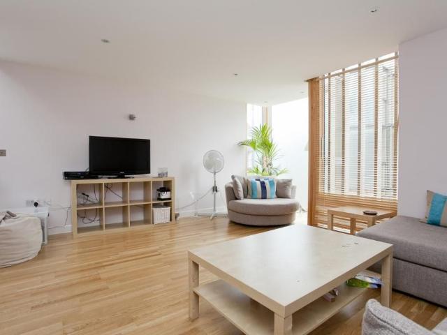 Century Mews, London N5, 3 bed town house to rent, £4,000 pcm | PrimeLocation