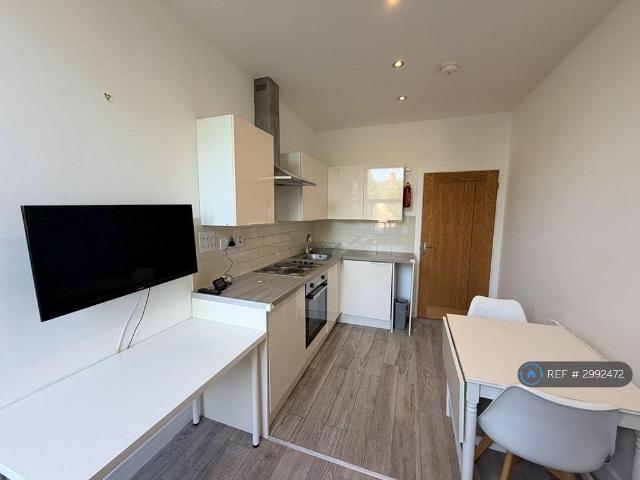 Century House, Leicester, LE2 1 bed flat to rent £850 pcm £196 pw