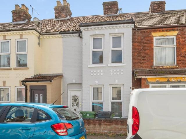 Century Road, GREAT YARMOUTH 3 bed terraced house to rent £950 pcm £219 pw