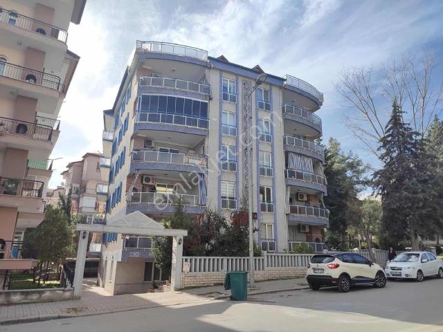 Century 21 Net'ten Bursa Caddesi 4+1 Kiralık Daire