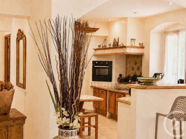 Century 21 Dary Immobilier à Saint Florent, est heureux de v. 230m² Saint Florent
