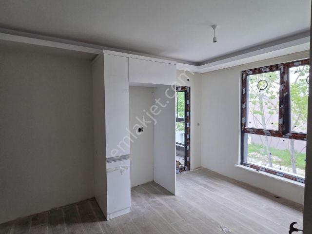 Century 21 Den Cumhutiyet Şehir Hst. Yanında Satılık 80 M2 2+1