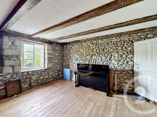 Century 21 GSM IMMO LURE, vous propose en exclusivité, à PLA. 196m² Plancher Bas