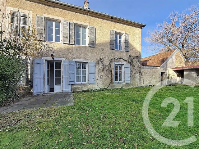 Century 21 Lure vous propose en exclusivité cette charmante. 207m² Lure