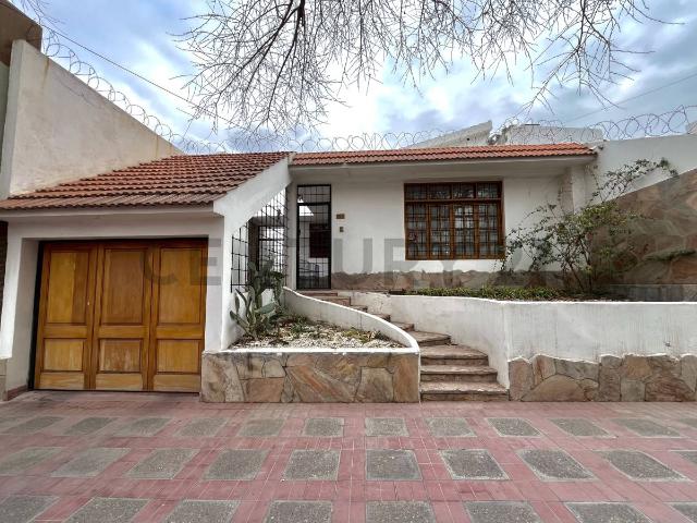 Century 21 López alquila casa en barrio Bombal Sur, Godoy Cruz