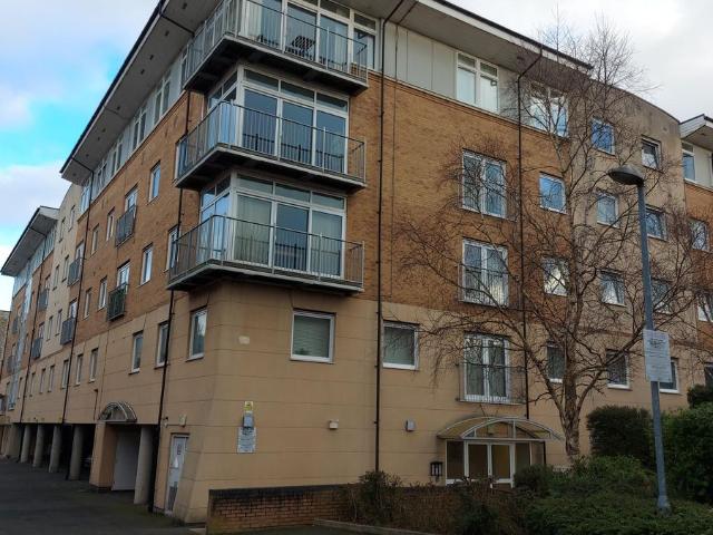 Centurion Court, St Albans AL1, 2 bed flat to rent, £1,302 pcm | PrimeLocation