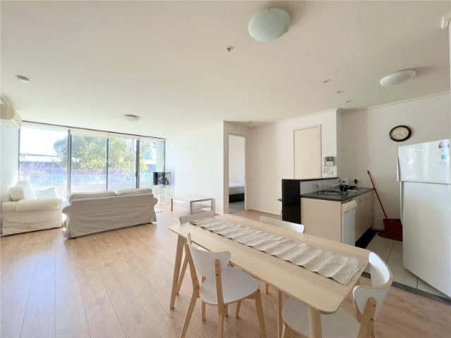 Centurion: Furnished Two Bedroom Apartment in A Fantastic Southbank Location!