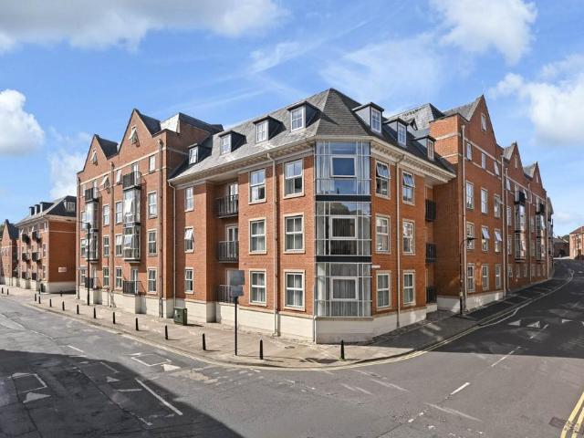 Centurion Square, Skeldergate, York, YO1 2 bed flat to rent £1,300 pcm £300 pw