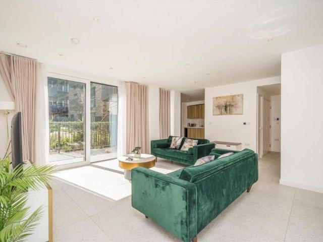 Cendal Crescent, E1, London