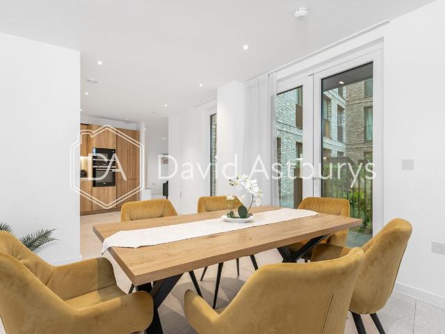 Cendal Crescent, Whitechapel, London E1, 3 bed flat to rent, £7,000 pcm | PrimeLocation