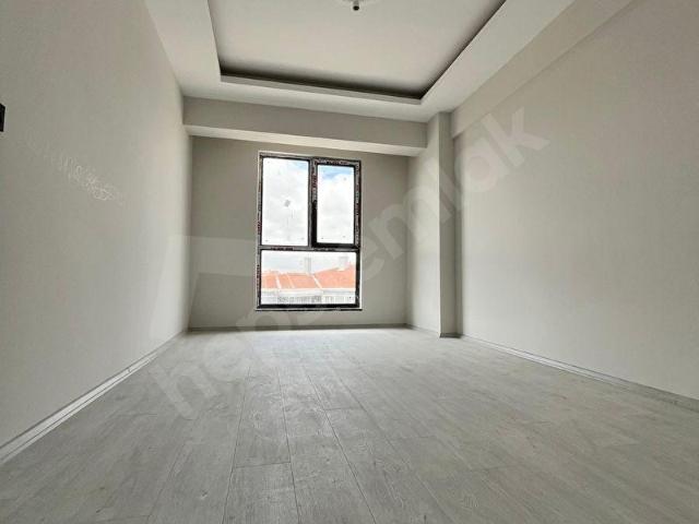 CENGİZ YAPIATLANTİS BLOKLARI CİVARI SATILIK 3+0 SON KAT DAİRE