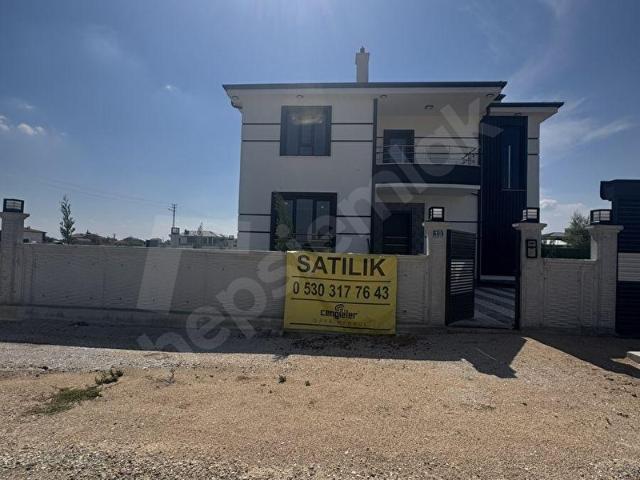 CENGİZLERden İSTİKLAL SINIRINDA SATILIK 4+1 VİLLA