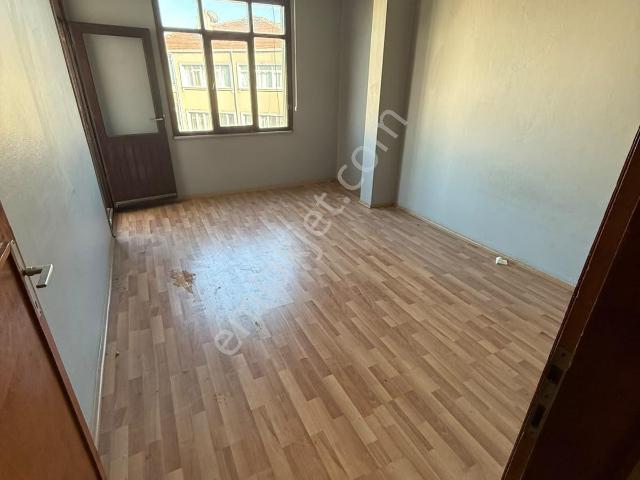 Cengiz Topel Caddesinde Merkezi Konumda Kiralık