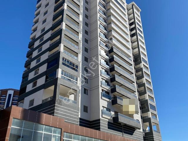 Cengiz Topel'de Cd. Üzeri Kızılay Yakını 4+1 160 M2 Daire_!