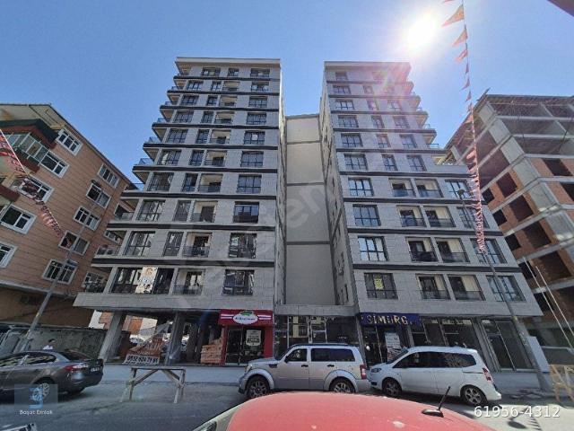Cennet'te Süper Lokasyon'da 8.Kat Sıfır Cadde Üstü Ön Cephe 2+1 Daire