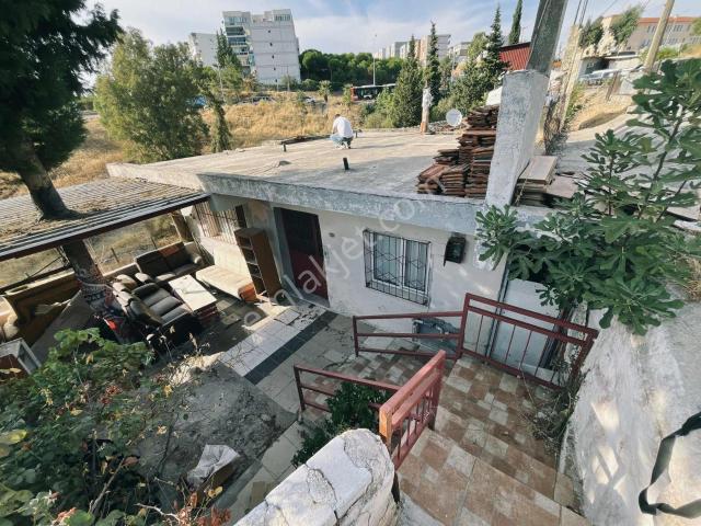Cennetçeşmede Otoyol Dibinde 398 M² Müstakil Arsa İçinde Ev