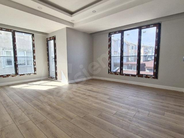 CENNET MAH. LÜKS SİTE İÇİNDE SATILIK E5 KENARI 2+1 5. KAT DAİRE