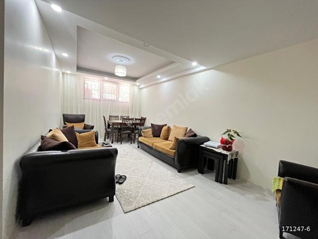 Cennet Mah.Satılık 2+1 Bahçe KatıKapalı OtoparklıYerden ısıtma