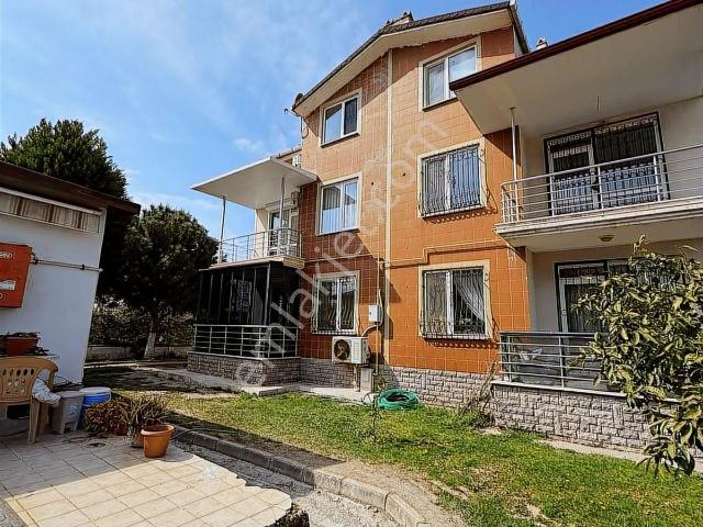 Cennetayağı Mahallesi'nde İçi Komple Yenilenmiş 4+1 Villa