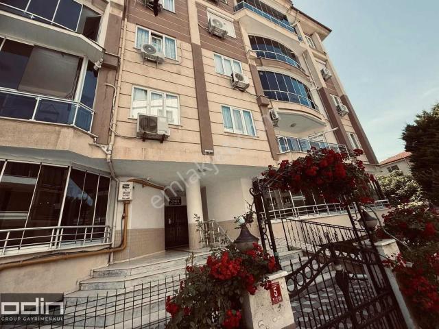 Cennetayağında Geniş Masrafsız Satılık 2+1 Daire