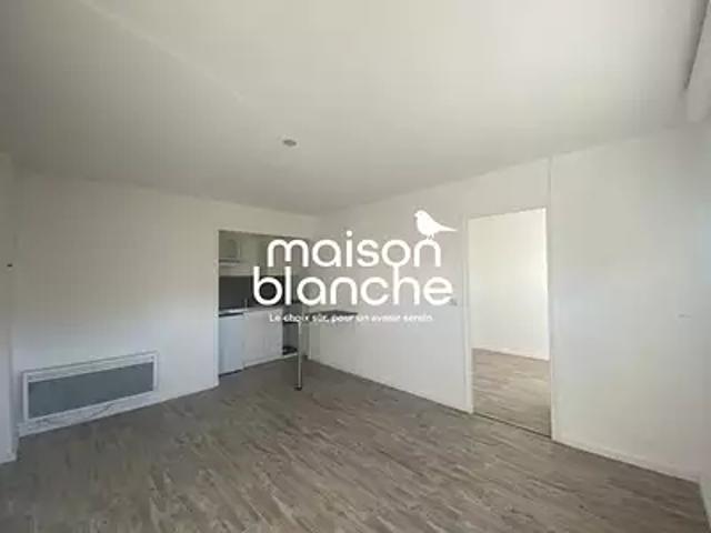 Cenon 33150 Location appartement 2 pièces t2 au dernier étage