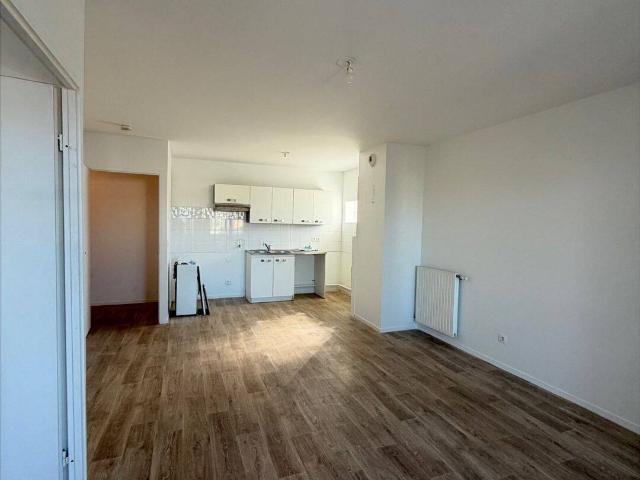 CENON LA MORLETTE Beau T2 1er loggia pkg