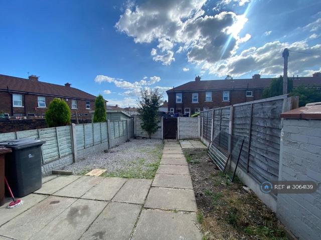 Ceadar Road, Leigh, WN7 3 bed terraced house to rent £950 pcm £219 pw