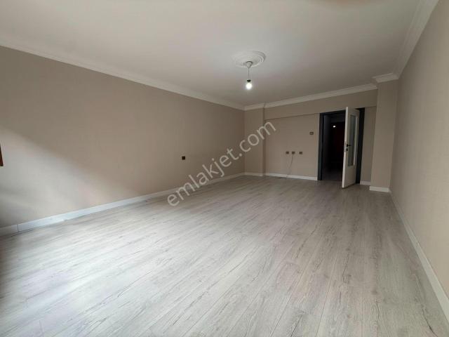 Cebeci,kutlu Sk.ta,ful Yapılı,kombili,yeni Tadilat Görmüş, 3+1