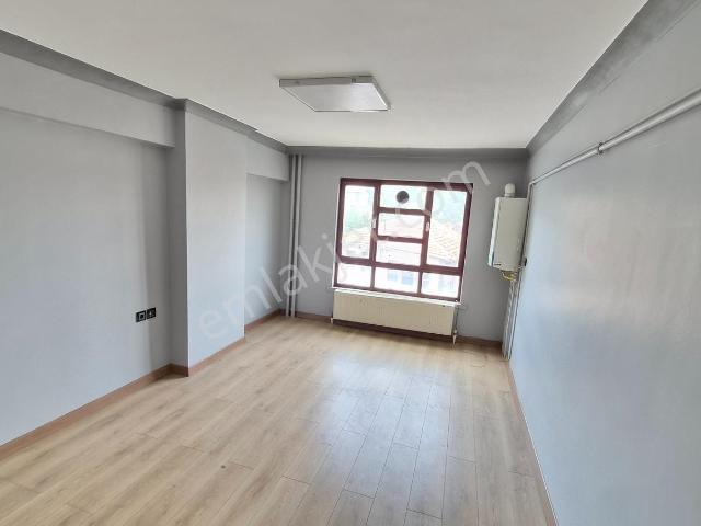 Cebecide 2. Katta 2+1 Asansörlü Kiralık Büro Ofis