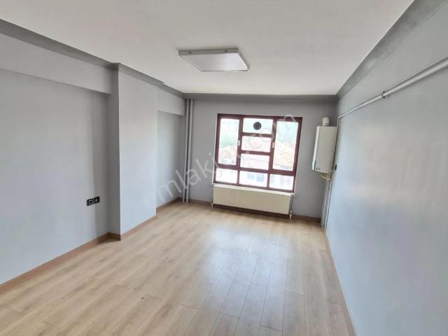 Cebecide 2. Katta 2+1 Asansörlü Kiralık Büro Ofis
