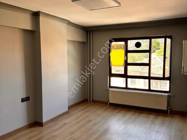 Cebecide 2. Katta 2+1 Kiralık Büro Ofis